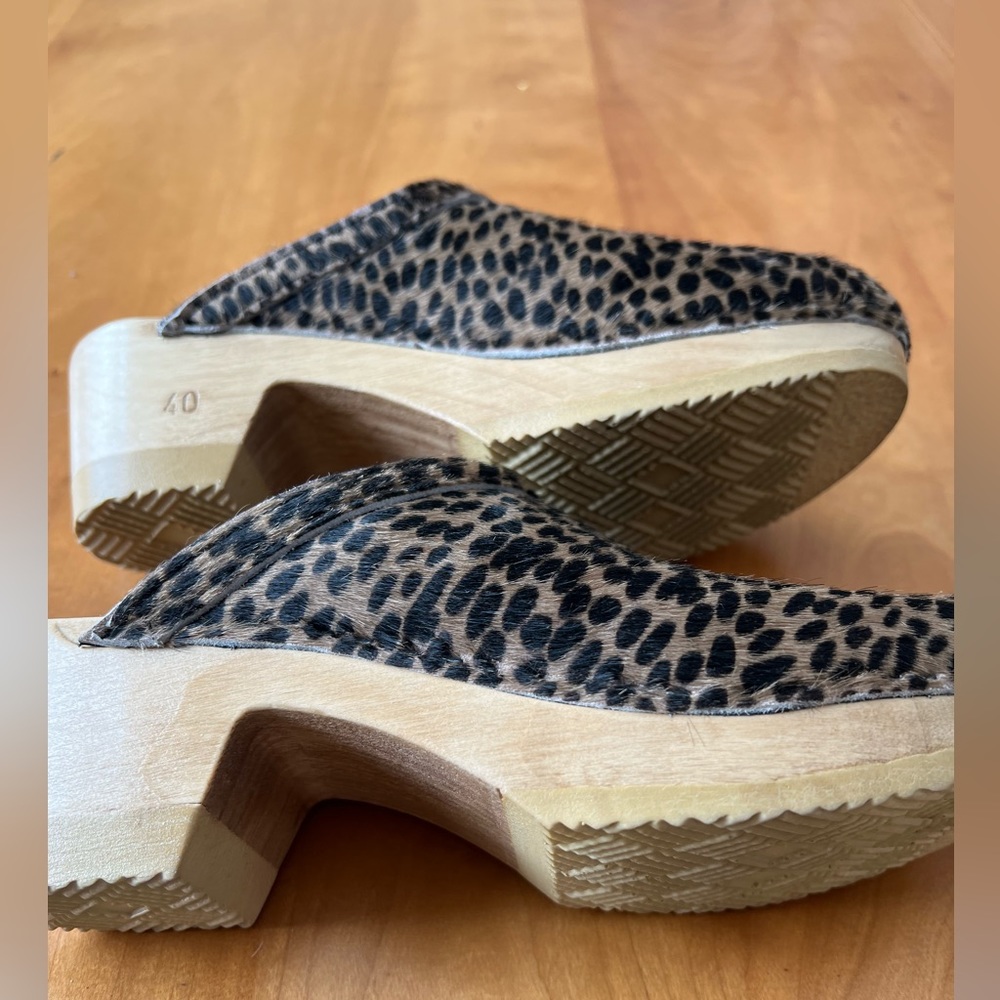 No. 6 pony hair clogs size 40